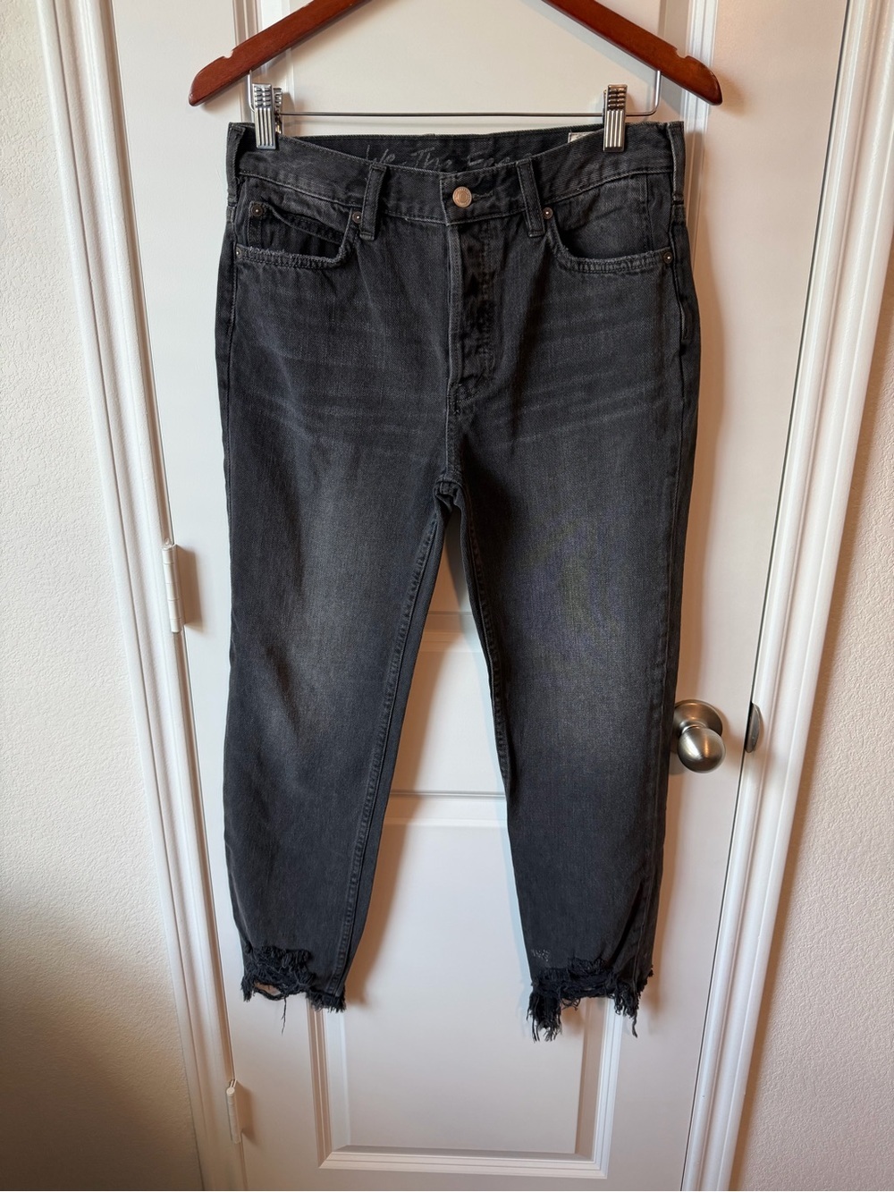 ⚡️We The Free Mid-Rise Black Washed Distressed Hem Jeans